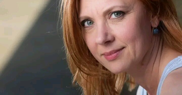 Laatste nieuws: ‘Familie’-actrice Sandrine André wil trouwen: ‘Mijn leven heeft al genoeg pijn gekend’