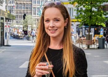 Daphne Paelinck (37) keert terug als Christine in Thuis en doet een droevige onthulling over haar jeugd waarin ze misbruikt werd..