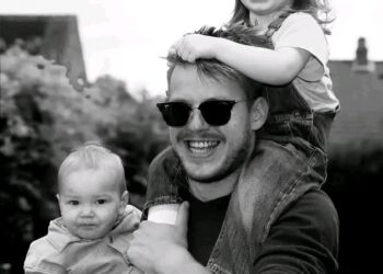 Yanni Bourguignon (26) en Kelly Hoogaert (30) delen schokkend nieuws over hun eerste kind, baby Lyo..