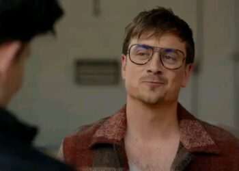 Waarom hij in ‘Thuis’ nooit zijn tanden zal bloot lachen: Niels Destadsbader debuteert vanavond als nieuwkomer Cody…