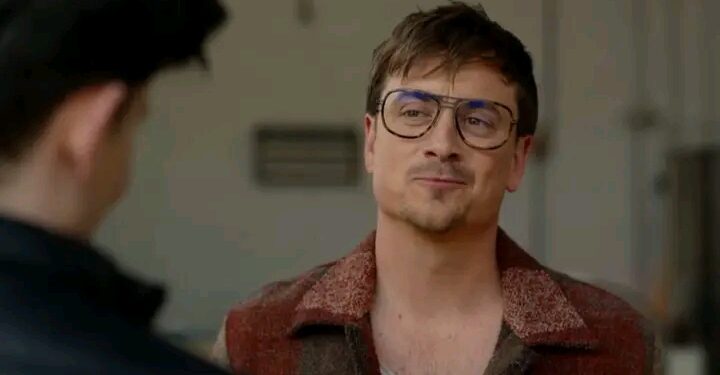 Waarom hij in ‘Thuis’ nooit zijn tanden zal bloot lachen: Niels Destadsbader debuteert vanavond als nieuwkomer Cody…