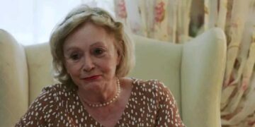 Op haar 80ste: ‘Thuis’-ster Leah Thys kondigt verschrikkelijk nieuws over haar gezondheid aan: ‘Ik draag dit al een jaar in stilte mee’..