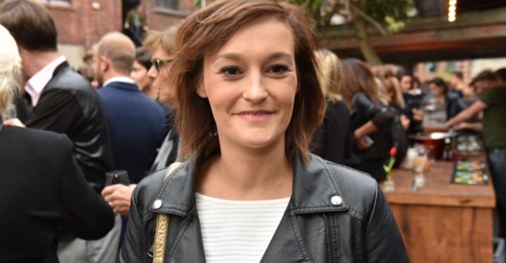 Voormalige Thuis-actrice Tina Maerevoet kondigt aan dat ze vier weken zwanger is: “proficiat”