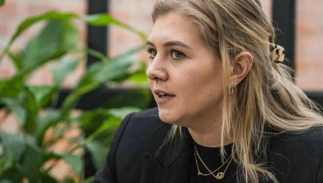 Sarah De Bie, de echtgenote van Wout van Aert, is misschien wel de meest bekende “wielervrouw” van België. En nu deelt Sarah een pijnlijke waarheid over haar leven.