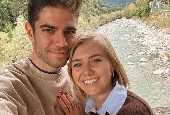 In een hartverwarmend toonbeeld van genegenheid heeft wielersensatie Wout van Aert opnieuw bewezen dat liefde geen grenzen kent. Terwijl hij zijn duurzame relatie met Sarah De Bie vierde, deelde de atleet een oprecht eerbetoon dat al snel de aandacht van fans over de hele wereld wist te trekken.