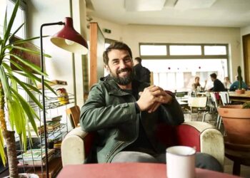 Breaking nieuws: Jeroen Van Dyck komt naar Thuis – enkele minuten geleden heeft Jeroen Van Dyck dit bevestigd..