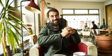 Breaking nieuws: Jeroen Van Dyck komt naar Thuis – enkele minuten geleden heeft Jeroen Van Dyck dit bevestigd..