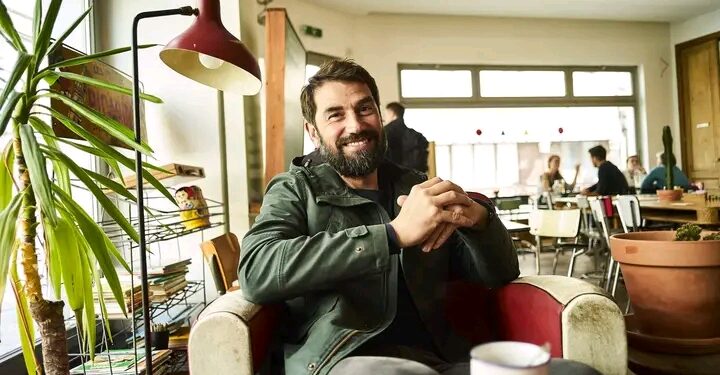 Breaking nieuws: Jeroen Van Dyck komt naar Thuis – enkele minuten geleden heeft Jeroen Van Dyck dit bevestigd..