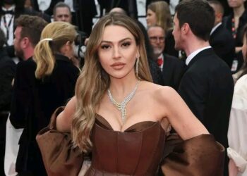 Schok in showbizzwereld: Hadise opgepakt in Turkije – Belgische popster verstrikt in drugsonderzoek