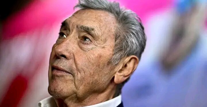 Verdrietig nieuws: Wielerlegende Eddy Merckx (80) heeft zorgwekkend nieuws over zijn gezondheid gedeeld. Hij gaf toe dat hij aanhoudende pijn heeft, wat fans diep bezorgd heeft gemaakt.