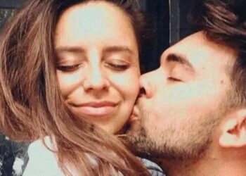 Mathias Vergels (33) toont zijn grote liefde voor verloofde Lynn Van den Broeck (32) en kondigt gezinsuitbreiding aan: ‘BABY, BABY…’