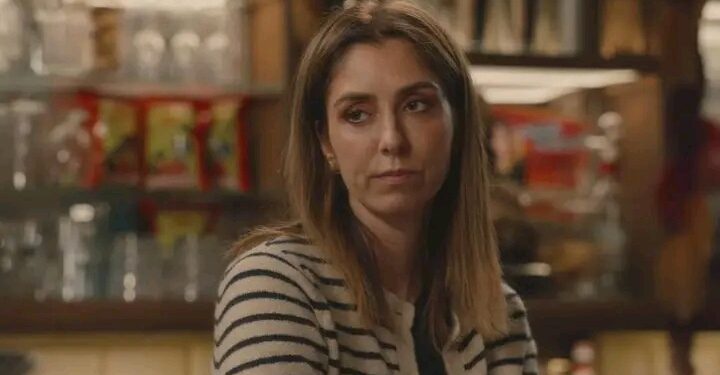 ‘Thuis’-spoiler: Lyn verrast Frank met een cadeau – Simonne kookt van jaloezie, terwijl Anna eindelijk haar kaarten op tafel legt!