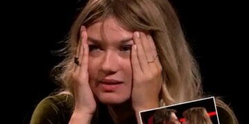 “Dit is echt horror”: Charlotte Sieben valt in Erik Van Looys armen na blunder en dramatische comeback in ‘De slimste mens’