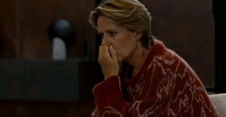 Halloweenfeest verandert in nachtmerrie: Judith krijgt angstaanjagend bericht terwijl iedereen feestviert! – “geheim komt aan het licht!”…