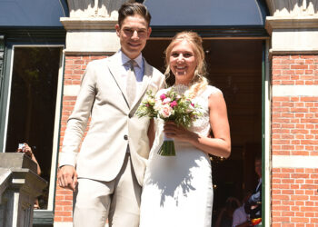 Wout van Aert viert huwelijksverjaardag met ontroerende boodschap en speciaal cadeau voor echtgenote Sarah De Bie