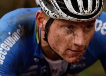 Mathieu van der Poel neemt beslissing over veldritseizoen: “De fiets blijft op stal”