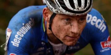 Mathieu van der Poel neemt beslissing over veldritseizoen: “De fiets blijft op stal”