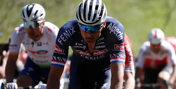 In een verrassende wending heeft de Nederlandse wielerster Mathieu van der Poel besloten niet deel te nemen aan de heropgestarte Ronde van Nederland, tot teleurstelling van vele fans. De beslissing komt op het moment dat Nederland juist de terugkeer van de koers viert, meer dan twintig jaar na de laatste editie.
