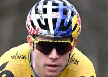 Na een welverdiende rustperiode na het einde van zijn wegseizoen, is de Belgische wielerster Wout van Aert officieel weer begonnen met trainen. Zijn eerste trainingssessie verliep echter niet zo vlot als fans wellicht hadden gehoopt.Volledige details hier👇