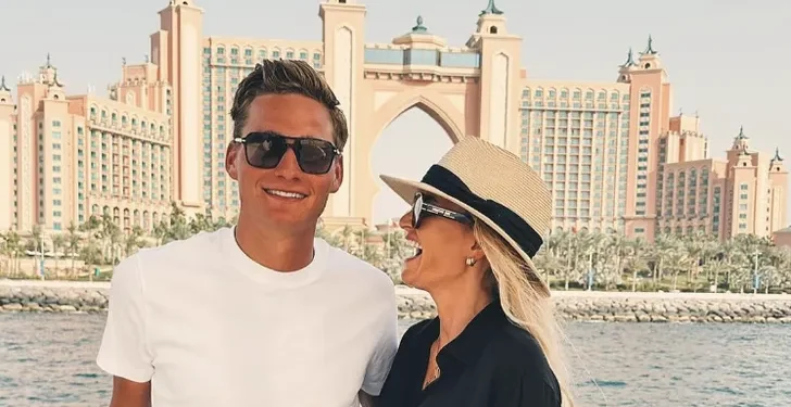 Roxanne Bertels kondigt haar zwangerschap aan met haar vriend Mathieu van der Poel: “Ik ben mama geworden.”