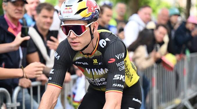 Breaking News: Team Visma | Lease a Bike krijgt opnieuw een tegenslag te verwerken, want één van hun toprenners, Wout van Aert, staat op het punt de ploeg te verlaten in een grote miljoenentransfer.