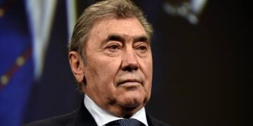 Schokkende Gezondheidsupdate: Eddy Merckx Doorbreekt Zijn Stilte – “Slecht Nieuws” Onthuld