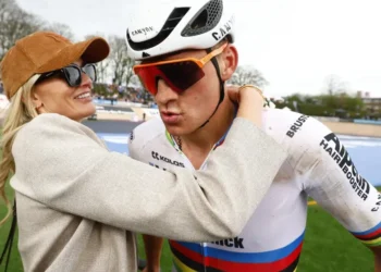 Verdrietig nieuws: Mathieu van der Poel kondigt breuk aan met zijn langdurige partner Roxanne Bertels