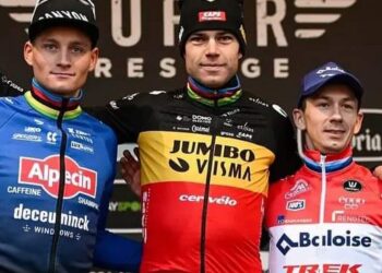 Concurrent ‘vervloekt’ Van Aert en Van der Poel: “Net op dat moment…