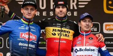 Concurrent ‘vervloekt’ Van Aert en Van der Poel: “Net op dat moment…