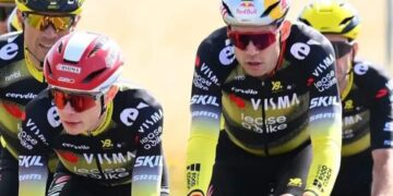 Deense media wakkeren opnieuw de spanningen aan tussen Wout van Aert en Jonas Vingegaard, nadat eerdere uitspraken van Vingegaards vrouw Trine Hanssen deze zomer al voor opschudding zorgden.👇