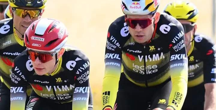 Deense media wakkeren opnieuw de spanningen aan tussen Wout van Aert en Jonas Vingegaard, nadat eerdere uitspraken van Vingegaards vrouw Trine Hanssen deze zomer al voor opschudding zorgden.👇