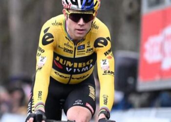 De voormalige Italiaanse wielrenner Moreno Moser is van mening dat Mathieu van der Poel een betere renner is dan Wout van Aert. In een interview met bici.PRO deelde Moser zijn visie op de voortdurende vergelijking tussen de twee wielericonen.