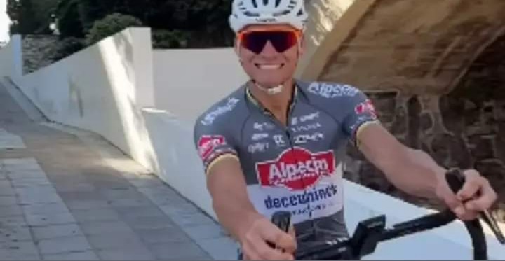 ‘Recht uit het café’: stuntman Van der Poel slaat weer toe