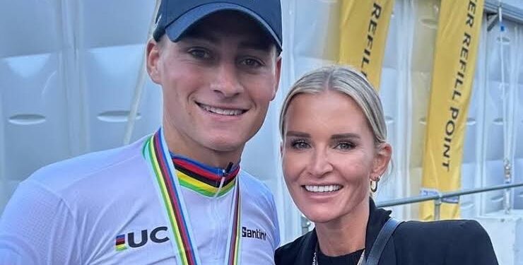 Mathieu van der Poel viert zijn vijfjarig relatiejubileum met een ontroerende boodschap en een bijzonder cadeau voor zijn vriendin Roxanne Bertels.