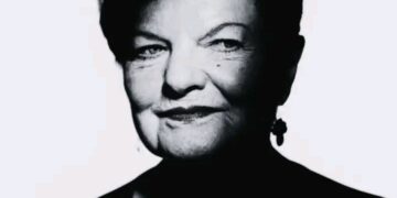 TRIEST NIEUWS:  Met onbeschrijfelijk verdriet delen wij het nieuws dat mijn moeder, Janine Bischops, is overleden. Mijn moeder heeft lange tijd tegen kanker gestreden en heeft nu eindelijk haar rust gevonden bij God. Dank aan iedereen…  Gedeeld door: de zoon van Janine Bischops.