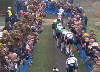 Oorzaak Van der Poel-incident gevonden? “Om 10u al zatte mensen”