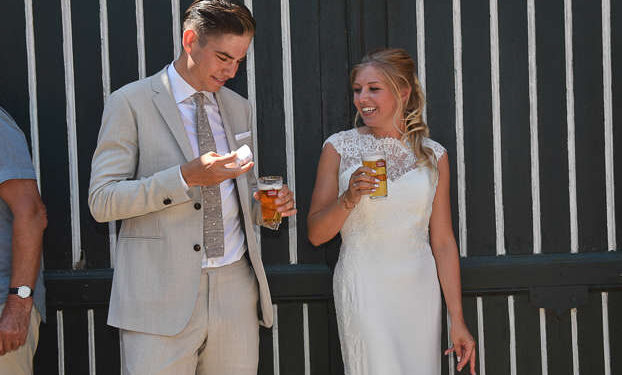 Wout van Aert viert zijn huwelijksverjaardag met een ontroerende boodschap en een speciaal cadeau voor zijn vrouw, Sarah De Bie