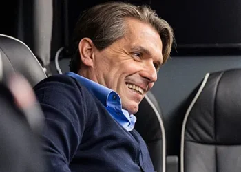 Roodhooft niet bang voor ‘geval’-Van Aert: “Dan moet je binnen blijven”