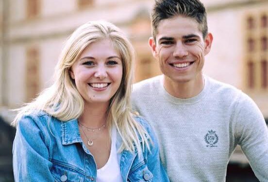 Gefeliciteerd! Wout van Aert en Sarah De Bie kondigen aan dat ze een dochtertje verwachten. ππΆ