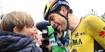 Van Aert deelt een ontroerend verhaal over zijn zoontje Georges. “Wanneer ik thuiskom en hij in mijn armen loopt, verdwijnt al de rest.”