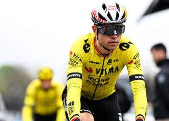 Wielerschok: Wout van Aert opgenomen in het ziekenhuis na complicaties door recente blessure 🚴‍♂️😟