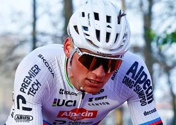 Triest nieuws: Mathieu van der Poel naar verluidt niet geïnteresseerd in contractverlenging van £10 miljoen bij Alpecin-Deceuninck
