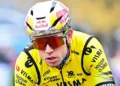 Breaking News: Team Visma | Lease a Bike krijgt opnieuw een zware tegenslag te verwerken, nu één van hun kopmannen, Wout van Aert, op het punt staat de ploeg te verlaten in een grote transferdeal ter waarde van meerdere miljoenen euro’s.