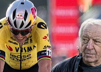 José De Cauwer brengt zeer slecht nieuws over Wout van Aert. “Het ziet er op dit moment niet goed uit.”