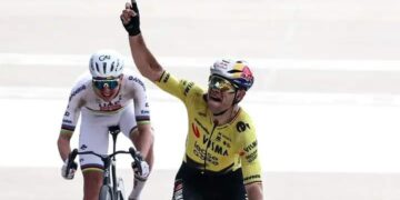 Ouders Michael Goolaerts komen met pakkende reactie op zege van Van Aert