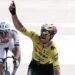 Van Aert verrast met opvallende wens na emotionele zege in Roubaix