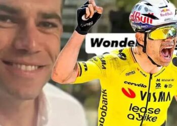Kijk: zo viert Wout van Aert zijn triomf in Roubaix