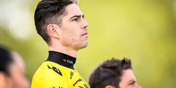 Van Aert doorbreekt de vloek na Roubaix-zege en richt zijn vizier op nieuwe dominantie in de grootste koersen