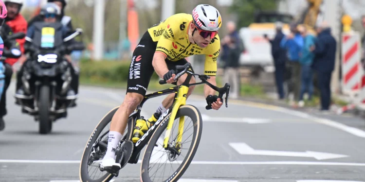 Update over Wout van Aert: ploegleider deelt slecht nieuws