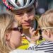 Bewogen maand Van Aert: Politiestop voor Sarah, trofee voor Georges en Jerome
